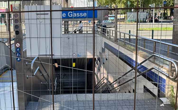  Geburtstagsfeier am 20.11.2025: 2 Jahre gesperrter Zugang zur U-Bahn-Haltestelle Steinsche Gasse